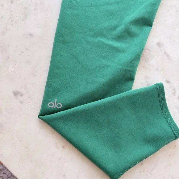 Alo Yoga High-Waist Airlift Legging in Lettuce Green Size M - Picture 5 of 8